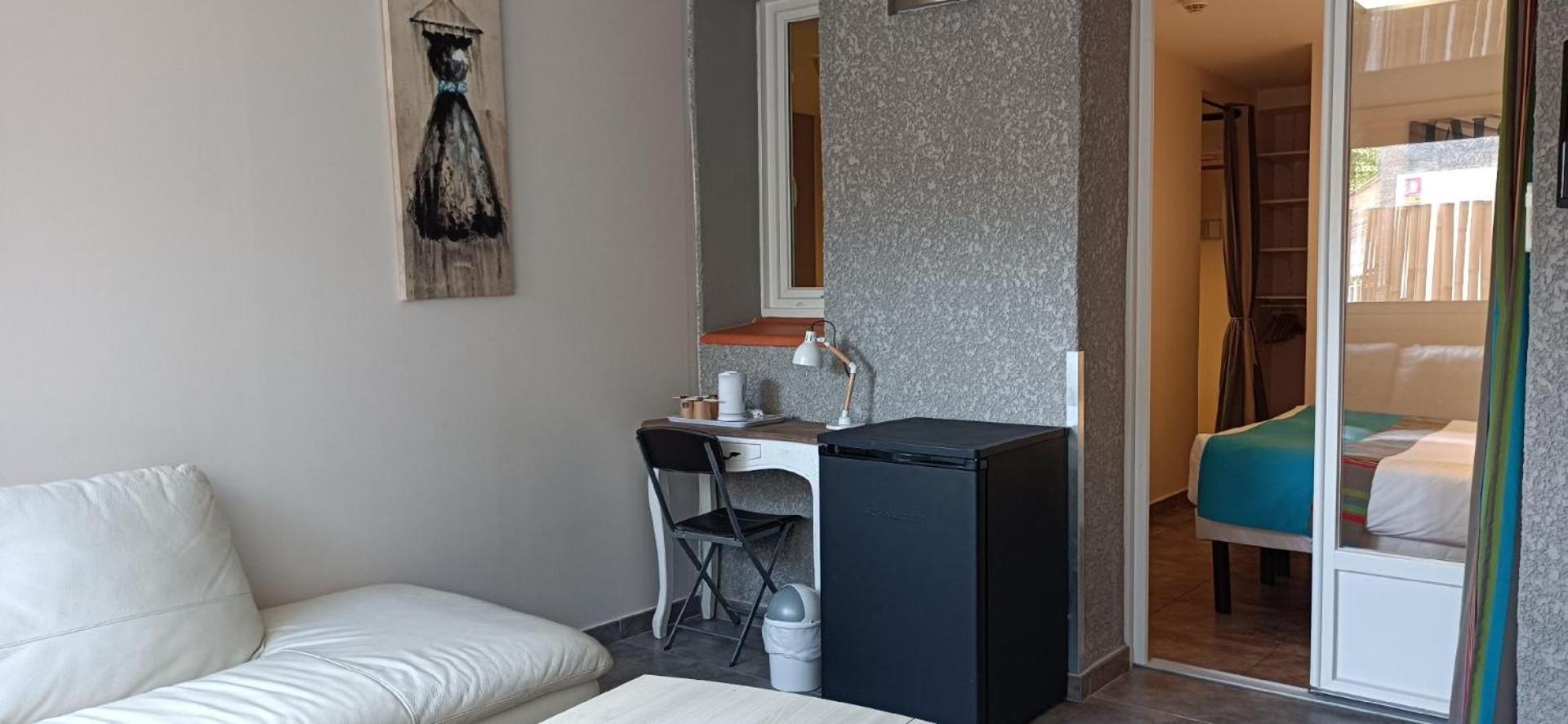Hotel Le Majestic Canet Plage Екстериор снимка